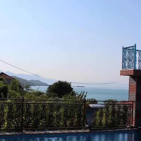 Blue Horizon Vila *